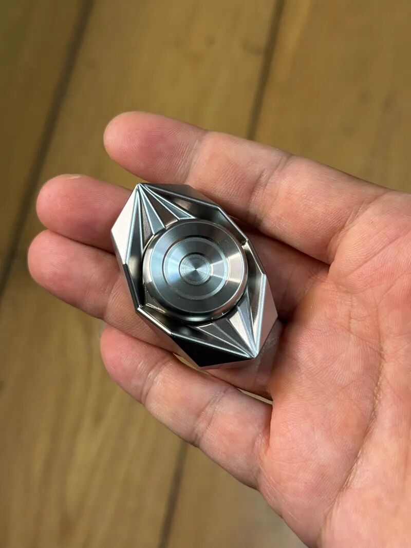 YIBAI Tri-Leaf Crossbone