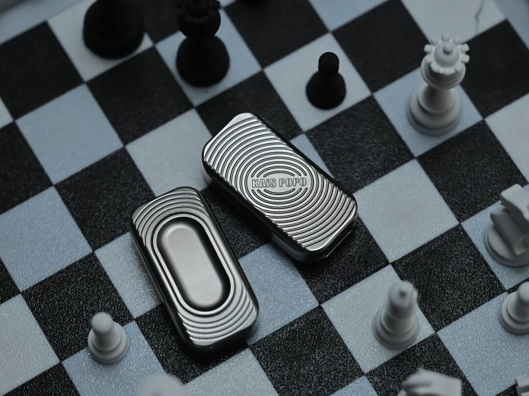 KAIS POPO / Stainless with a magnetically polished finish; track options vary.
