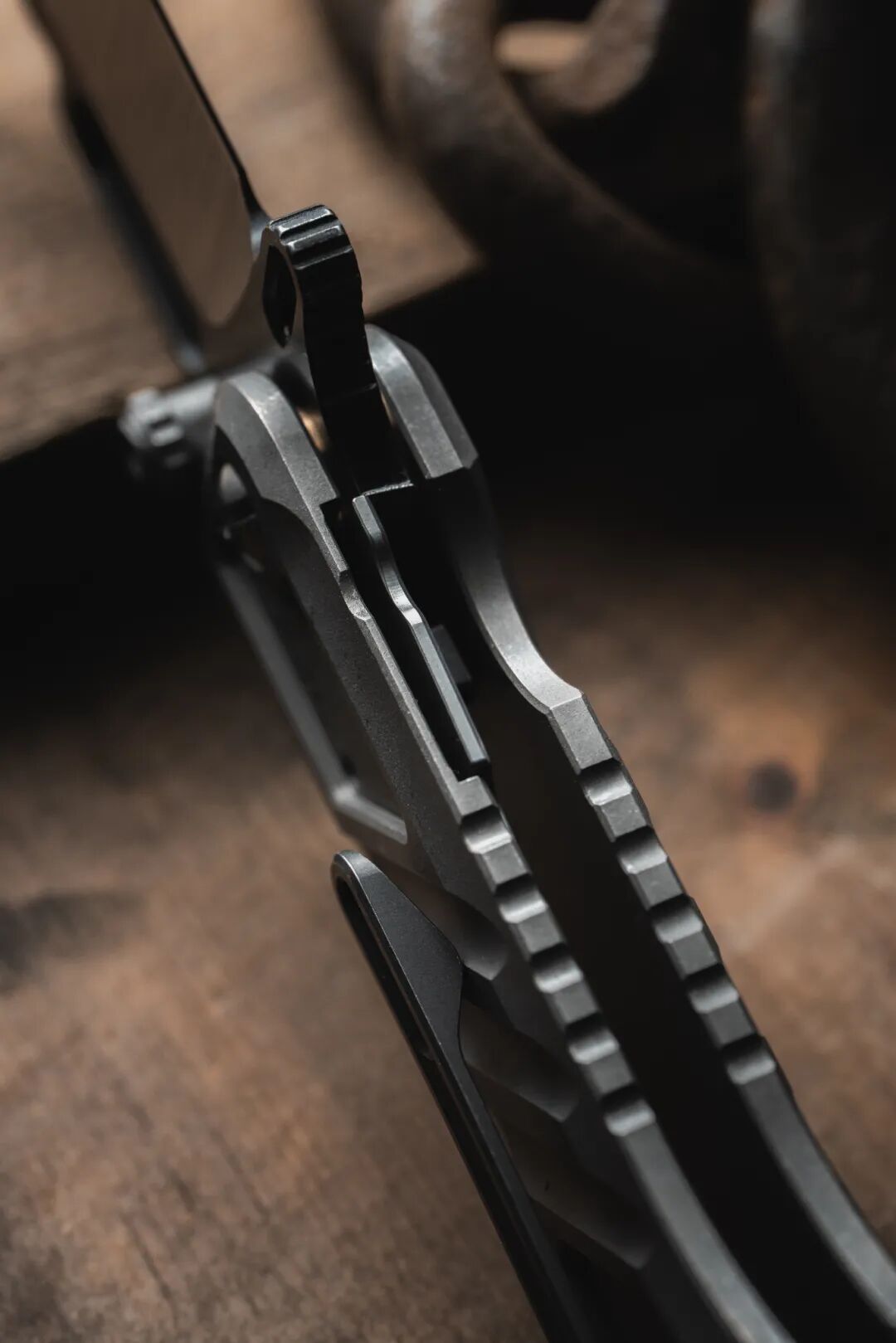 Close-up of the Bk4 folding version at the handle interior and blade base